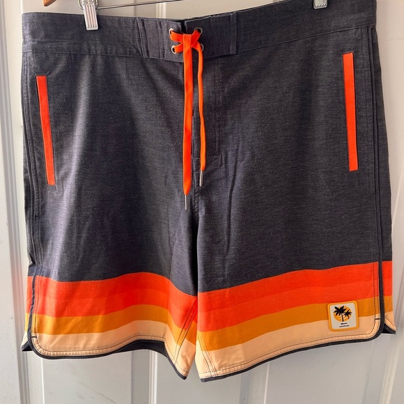 UBB x Corona Men Boardshorts 36 NWT 9" Inseam Recycled Eco-Friendly Swim Trunks - Picture 1 of 16